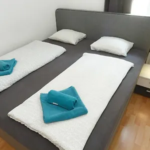 In Near Schoenbrunn & Westbahnhof - Keyless Check-in , Vienne Autriche